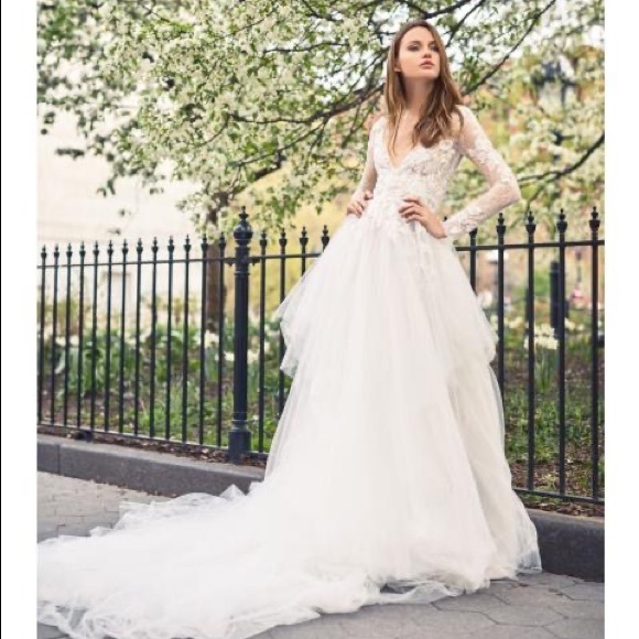Monique Lhuillier Dresses & Skirts - Monique Lhuillier Wedding Dress